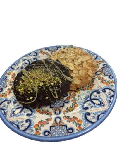 Foglioni ricoperti di cioccolato fondente