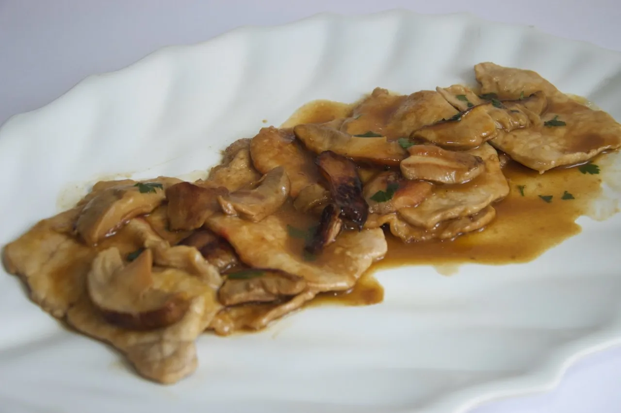 SCALOPPINE AI FUNGHI PORCINI