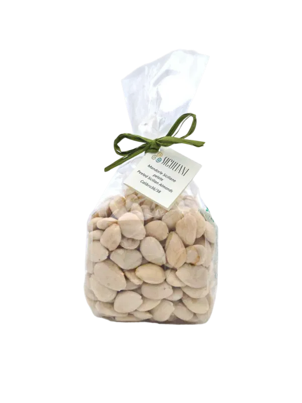 Peeled Sicilian almonds