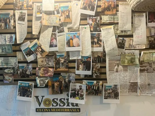 La parete di Vossìa con le foto dei clienti