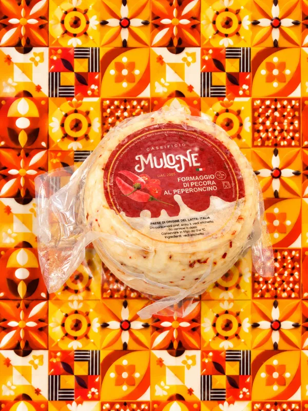 Formaggio Canestrato Primo Sale Fresco al peperoncino 500 gr